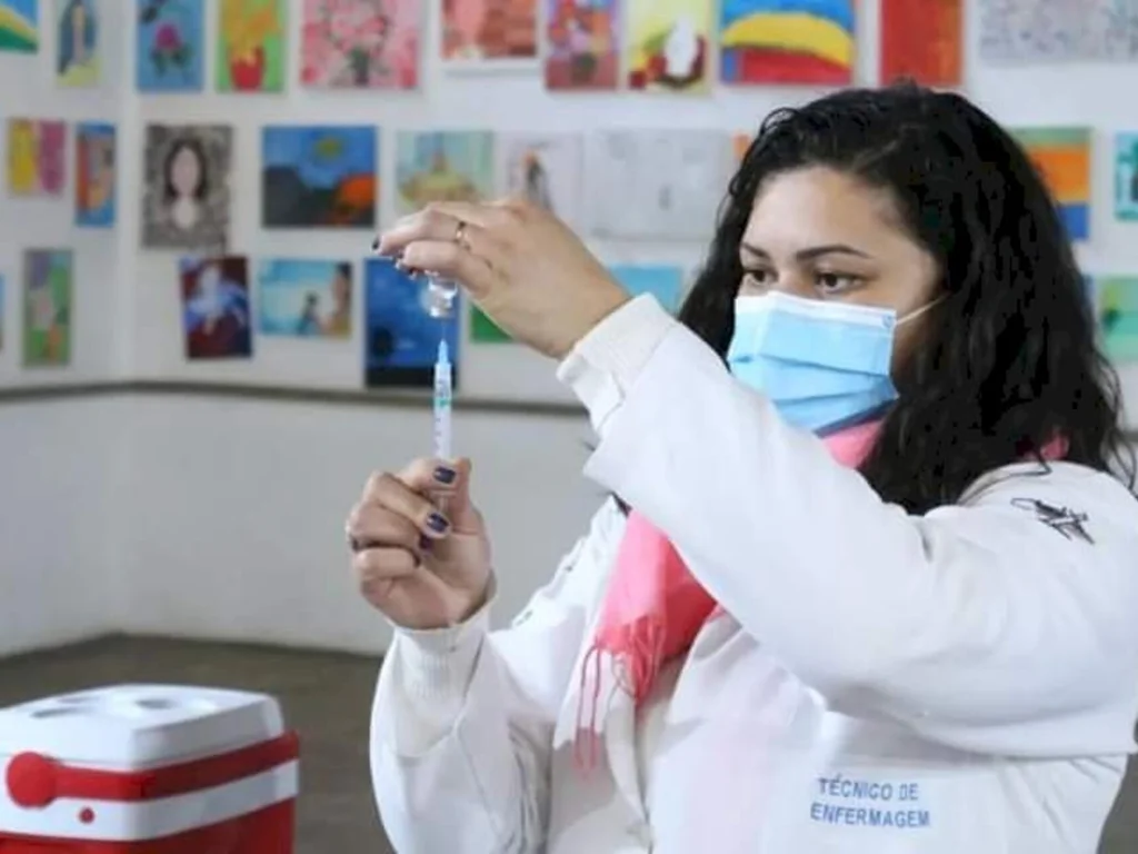 São oito pontos de vacinação no Dia D