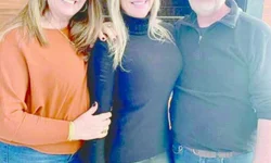 ‘É mais fácil obter o que se deseja com um sorriso do que à ponta da espada’   William Shakespeare