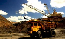 Falta de uso de máscaras e aglomeração geram críticas a evento