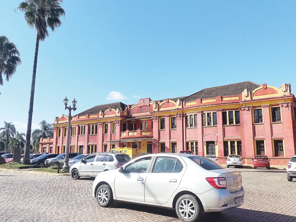 Prefeitura chama 43 aprovados para assumirem três cargos