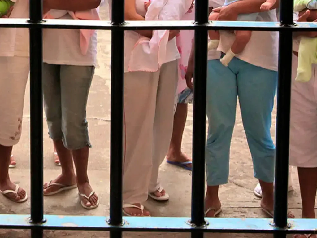 Mais de três mil mulheres estão presas no Estado