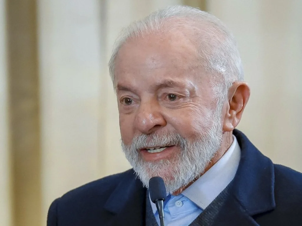 Lula defende redistribuição de renda