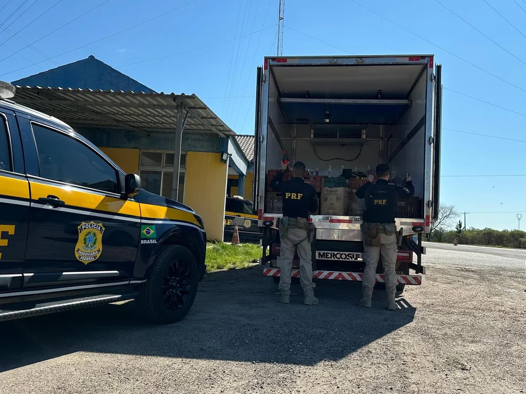PRF apreende mais de três mil garrafas de vinho contrabandeado