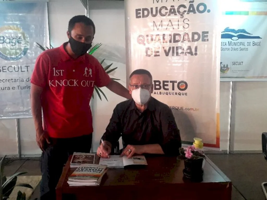 Pré-candidato a governador lança livro em Bagé