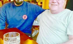 ‘É mais fácil obter o que se deseja com um sorriso do que à ponta da espada’   William Shakespeare