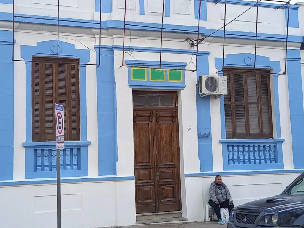 Sede do PTB muda para cor do PL