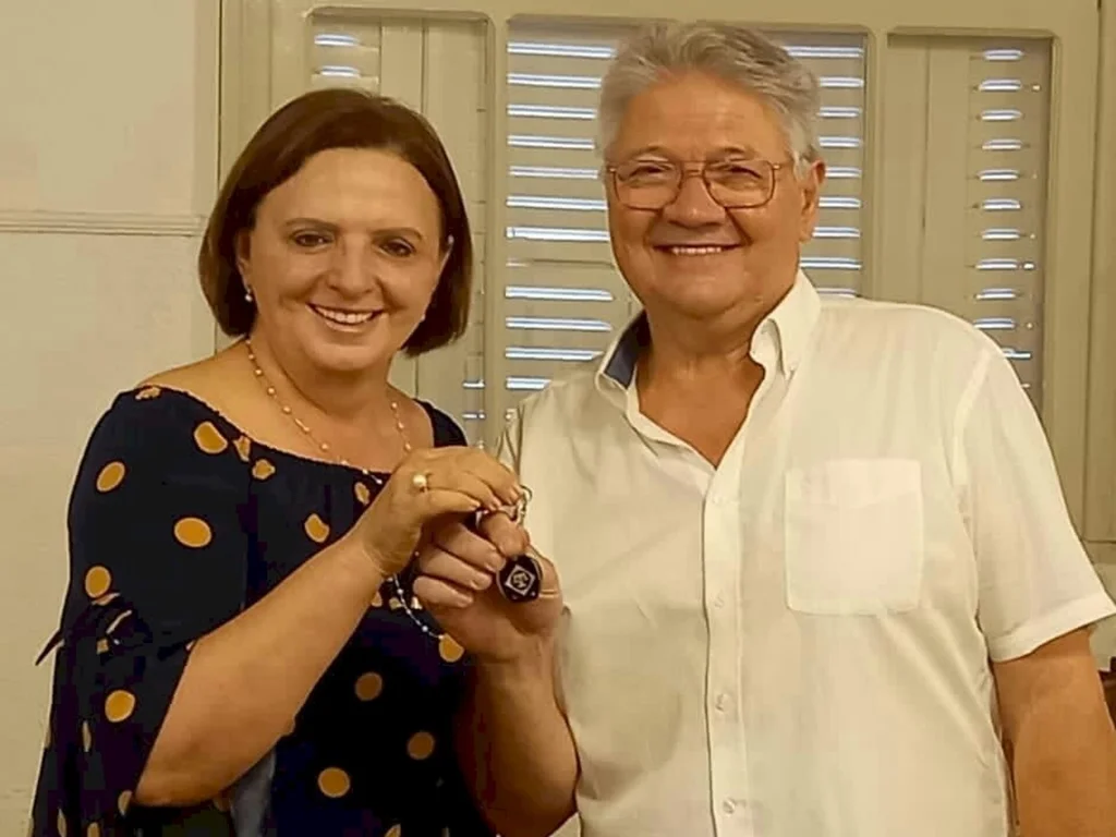 Clori passa o bastão para René Isoppo