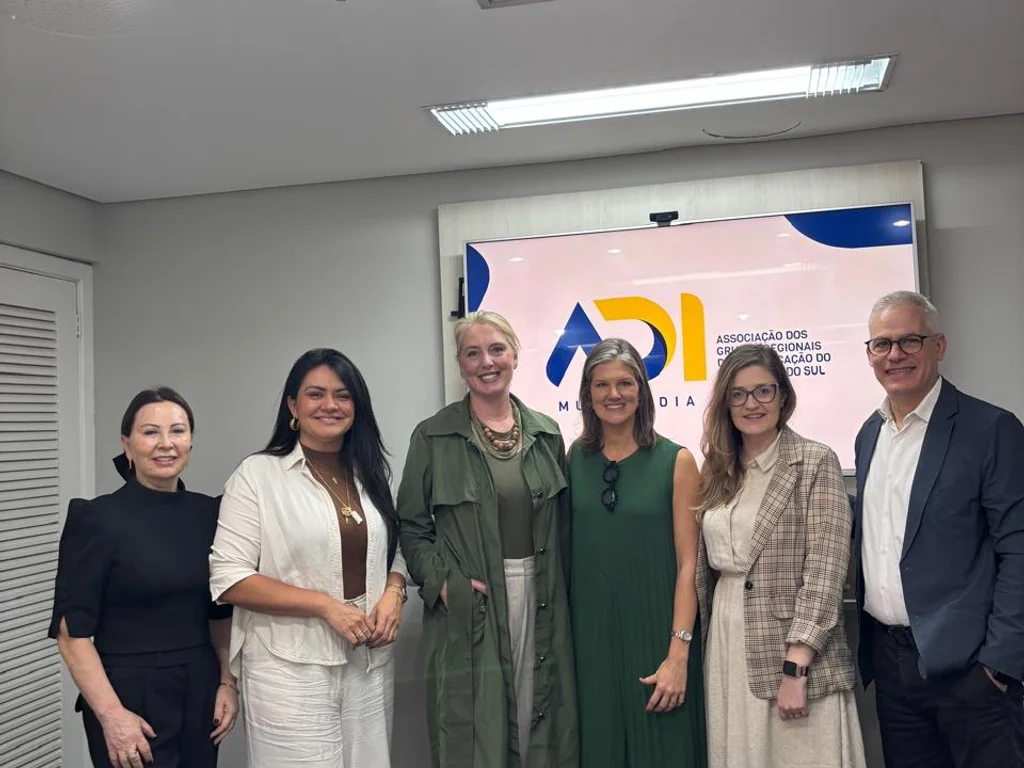 Força da imprensa regional é apresentada em reunião no Sebrae RS