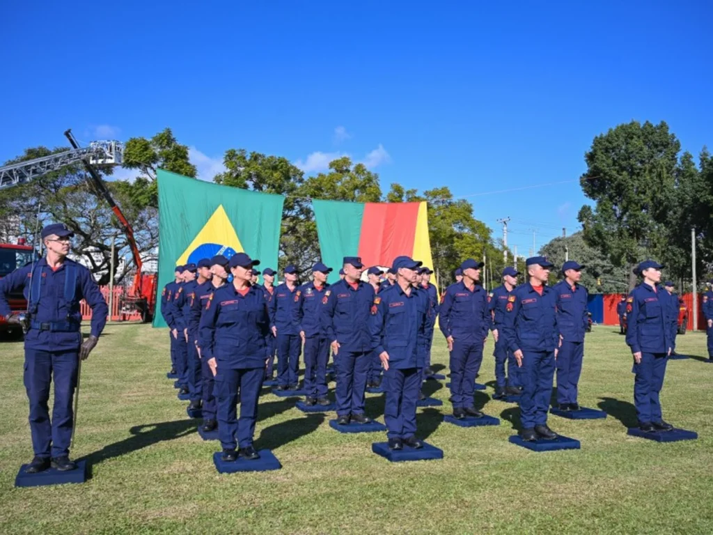 Corpo de Bombeiros forma 52 primeiros-sargentos