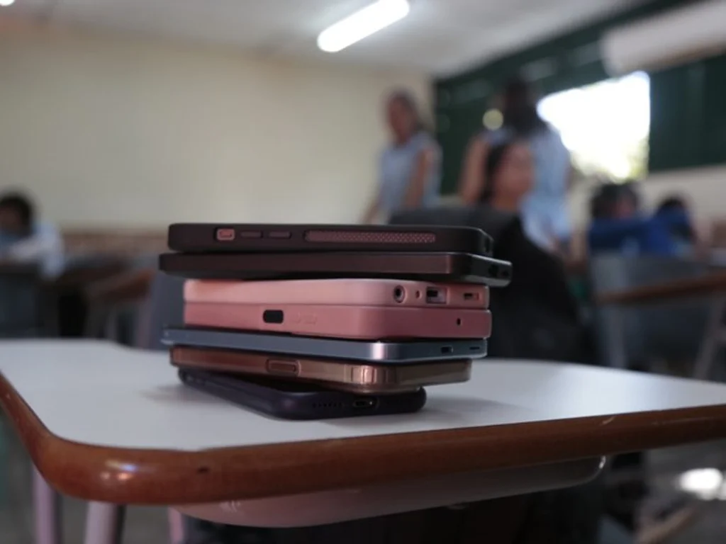 Pesquisa vai avaliar impactos da restrição de celulares