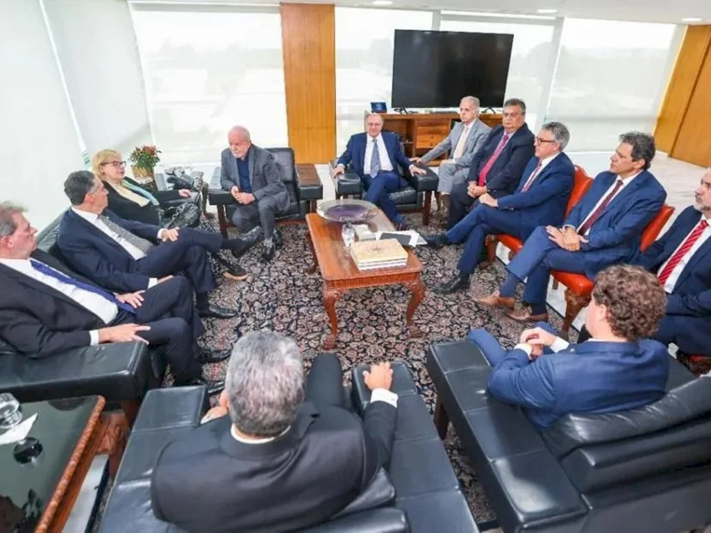 Presidentes dos três poderes chamam atos de ‘golpistas’