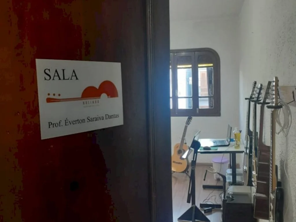 Tributo ao professor que ensinou música como voluntário