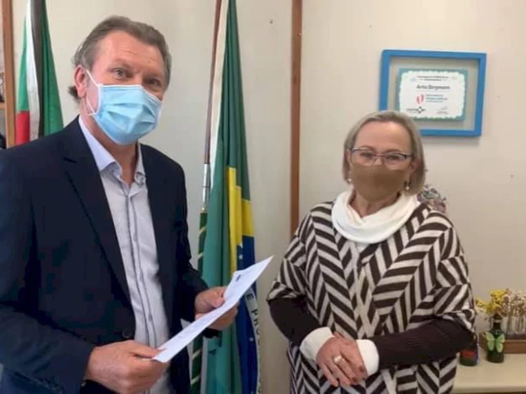 Hamm indica recursos para hospitais