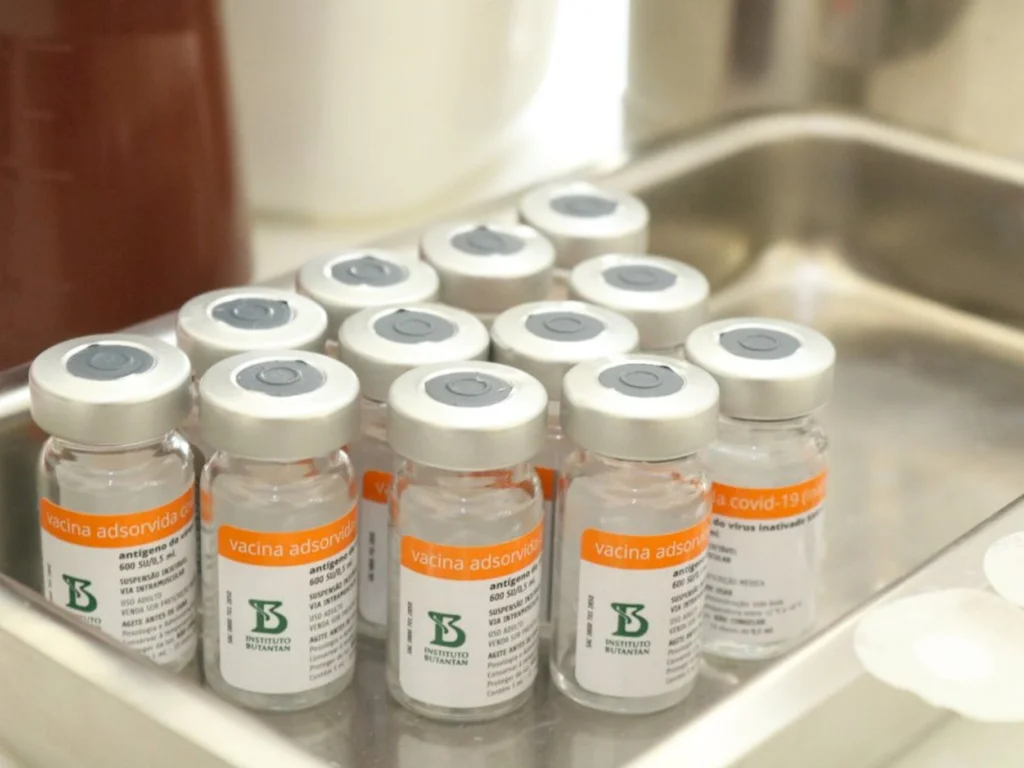 Saúde aplicará 330 segundas doses nesta terça