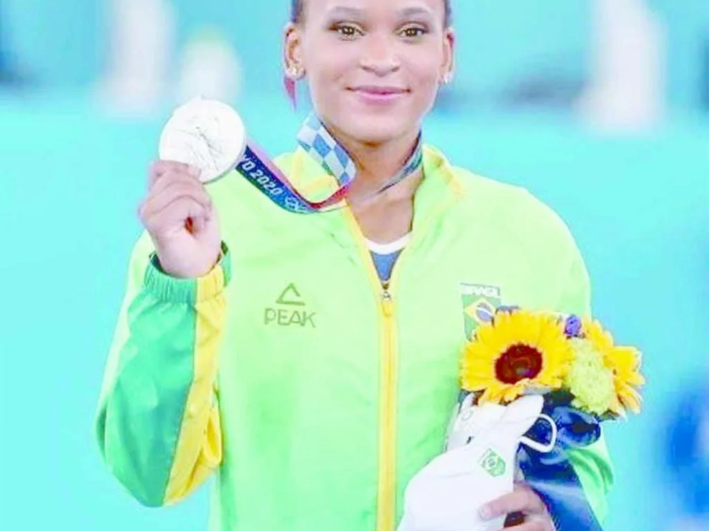 ‘Após tão bruta tempestade, eis que se levanta o Sol da nova era iluminando o tempo de regeneração previsto pelos nobres da espiritualidade’   MP