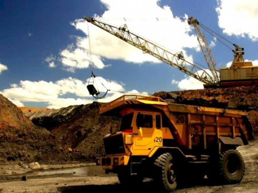 Fepam e CRM assinam termo para operação da mina