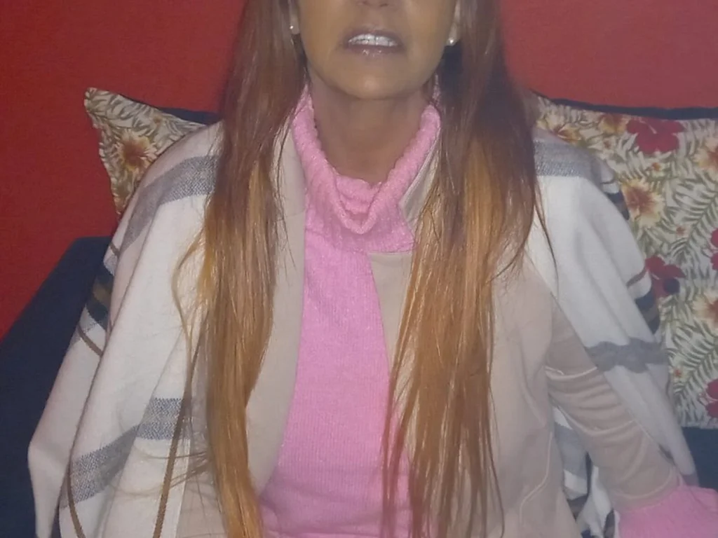 Rita Cadillac faz show em casa noturna de Bagé