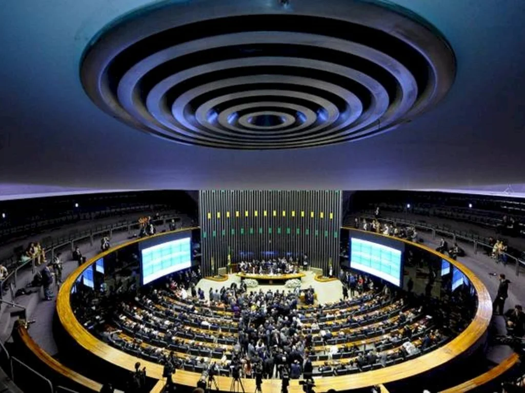 Eleição: 497 dos 513 deputados federais são candidatos