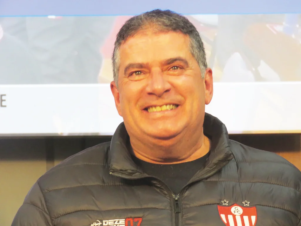 “Estamos com foco total no Gauchão do ano que vem”, diz Tato Moreira