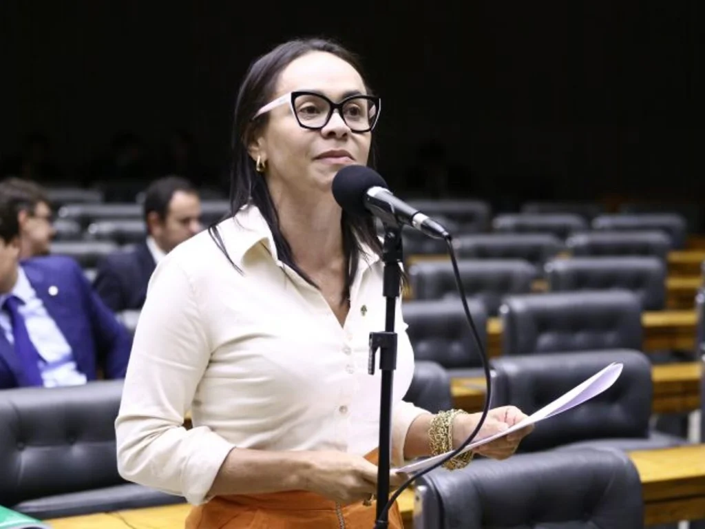 Bares e casas noturnas terão que ajudar mulheres em risco