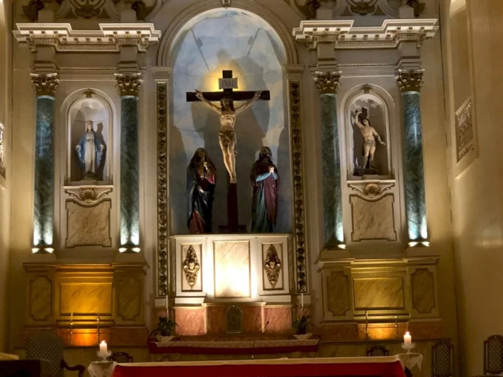 Falta de energia deixa missa do padroeiro às escuras