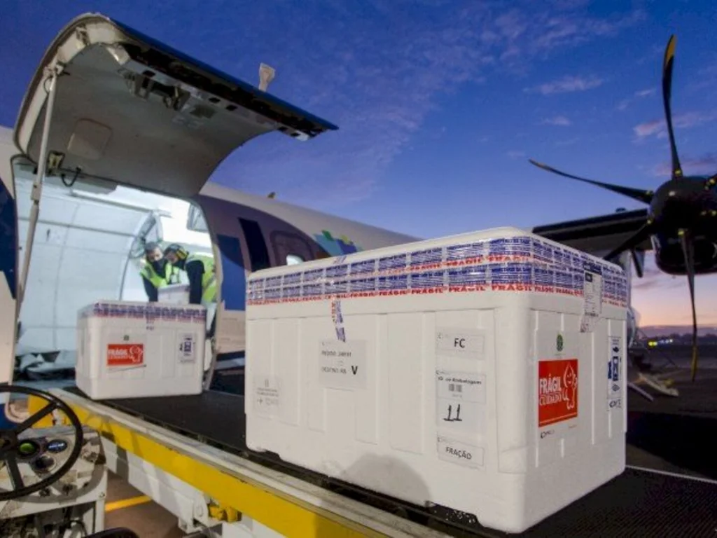 Estado começa a distribuir as 242 mil doses de vacina contra a Covid-19