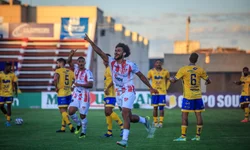 Treinador gaúcho é sensação do Campeonato Goiano