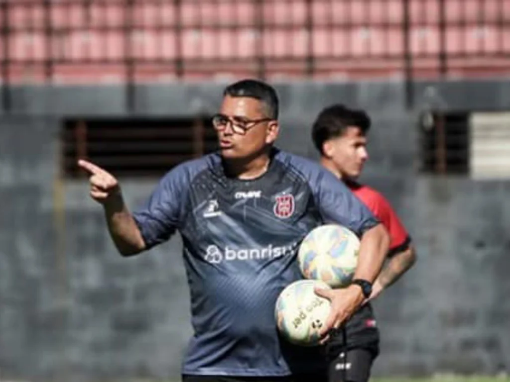 Brasil confirma permanência de Gilson Maciel