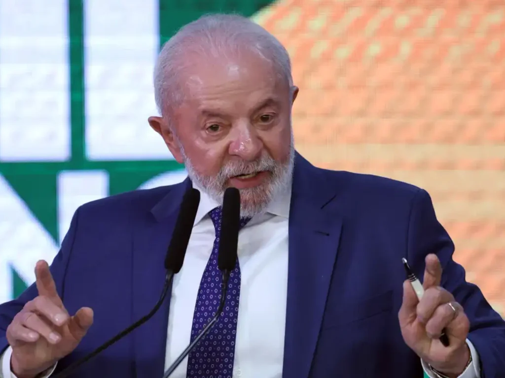Lula cobra regulamentação de lei sobre economia solidária