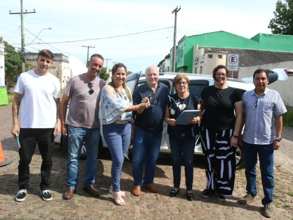 Câmara doa veículo para a Prefeitura Municipal