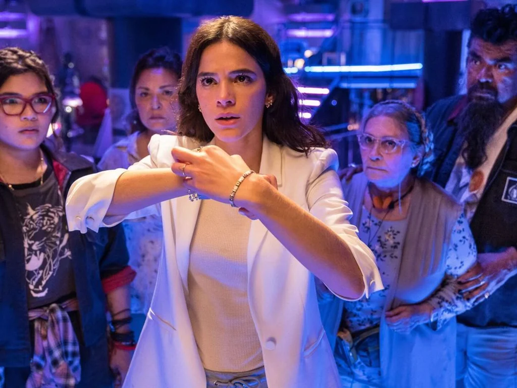 Estreia de Besouro Azul surpreende