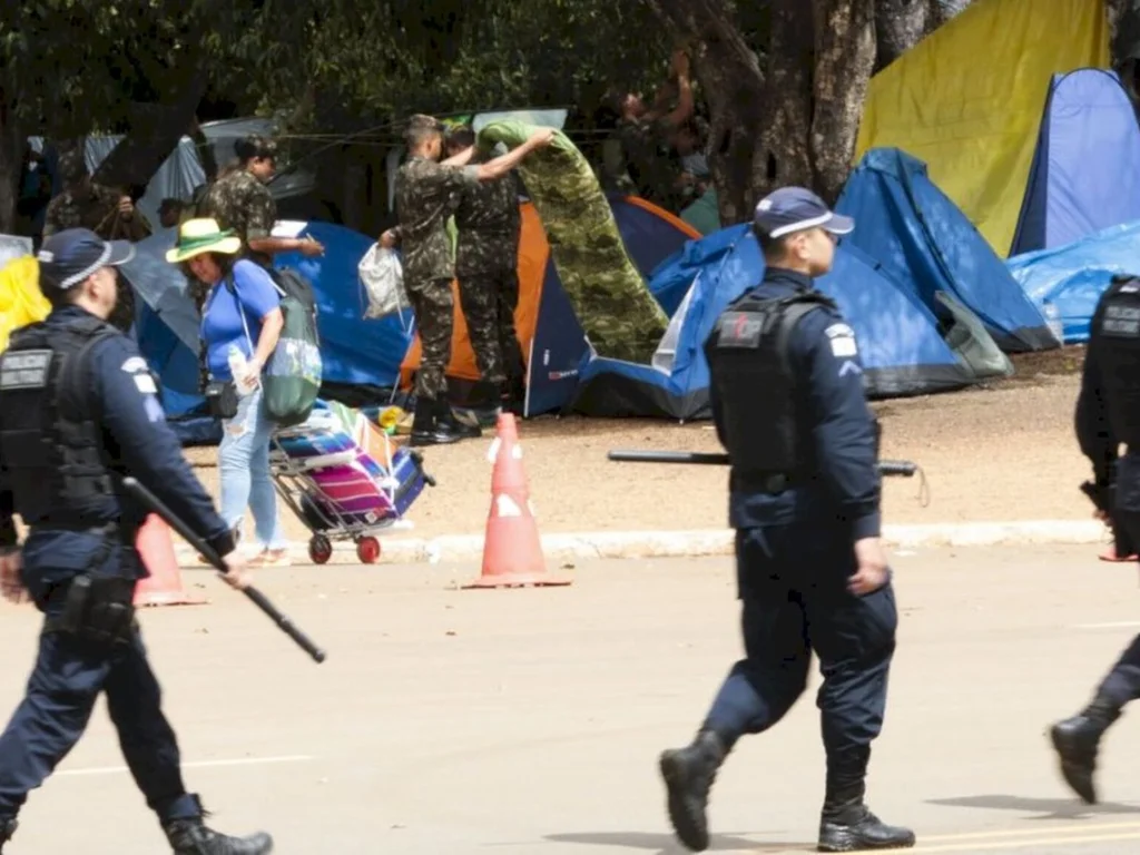 Moraes converte em preventiva 140 prisões por atos golpistas