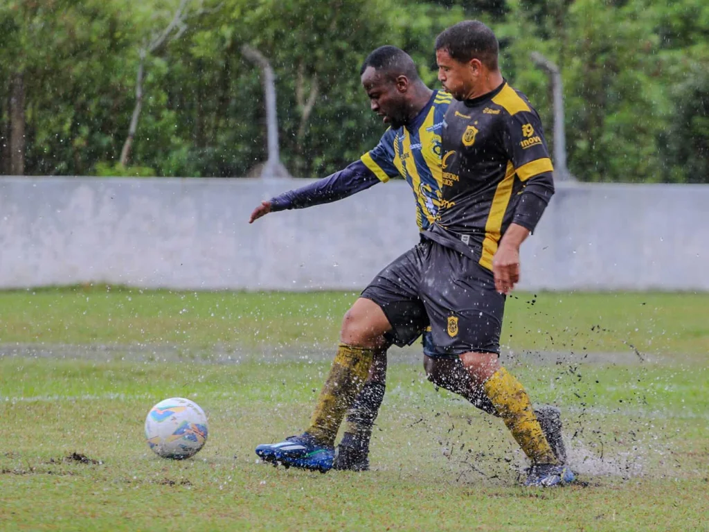 Bagé vence a primeira partida na Segundona embaixo de chuva