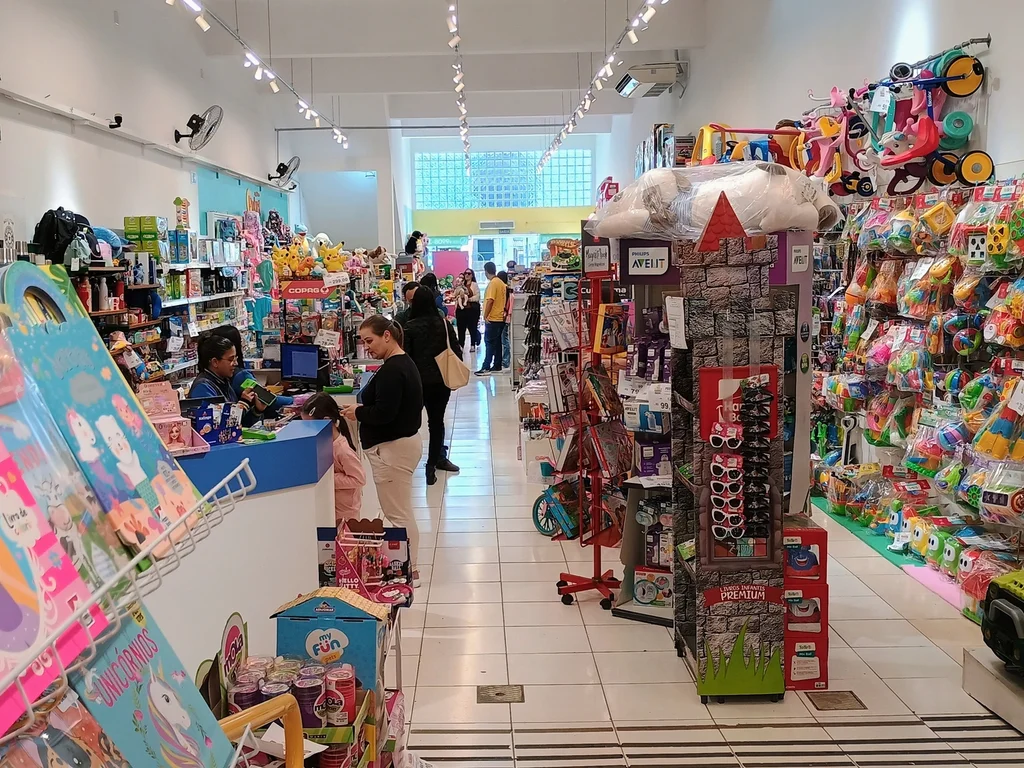 Lojas registram movimento às vésperas do Dia das Crianças