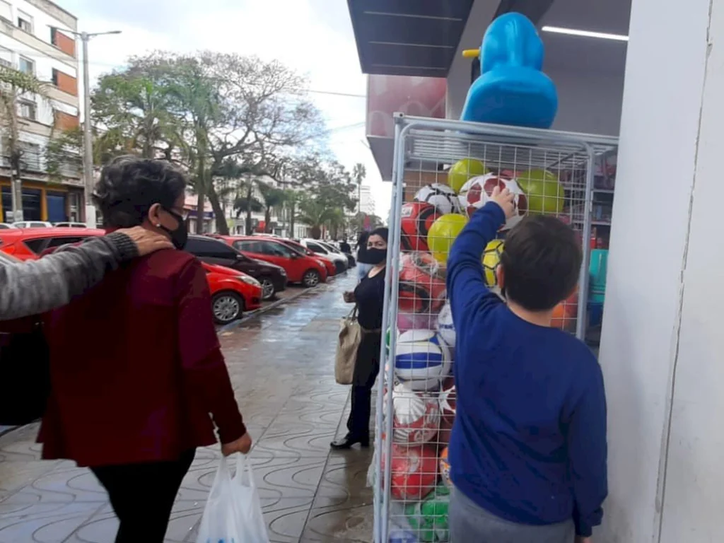 Vendas de última hora empolgam comércio varejista local