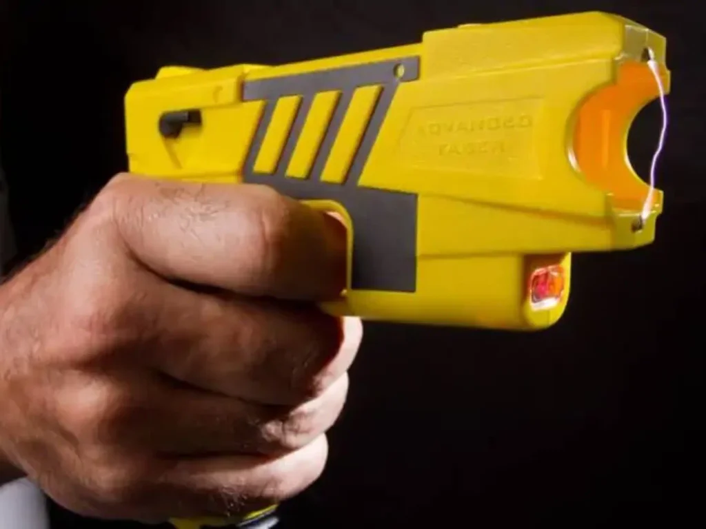 Senado analisa proposta para liberar uso civil de armas de choque