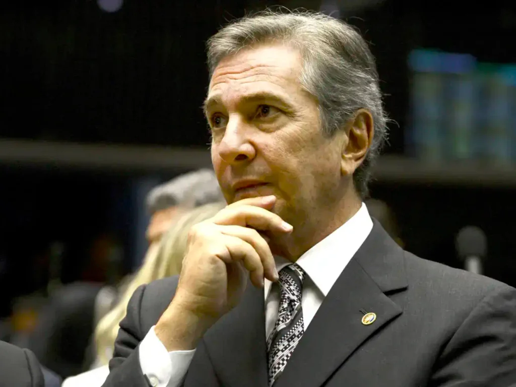 Moraes dá 48 horas para defesa informar estado de saúde de Collor