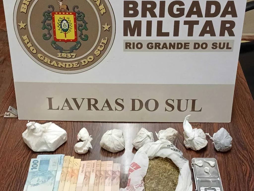 Casal é preso por tráfico de drogas