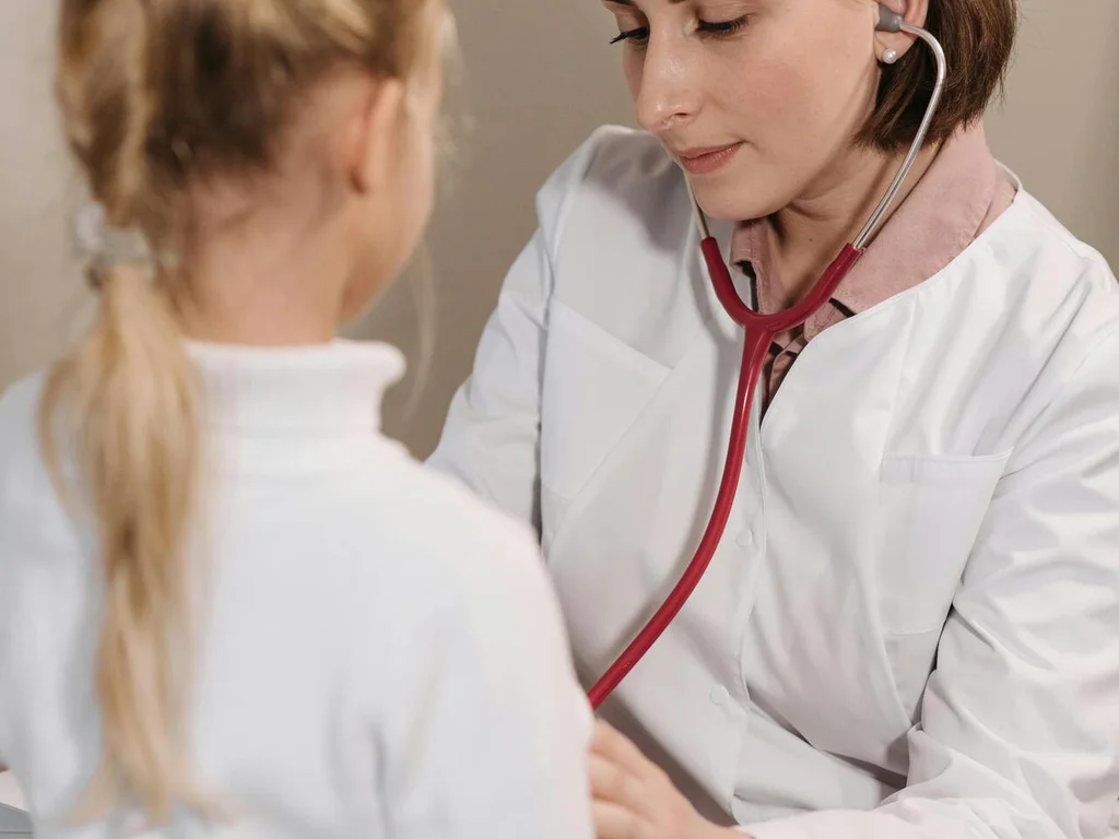 Vereadora solicita ampliação de atendimento na área da saúde