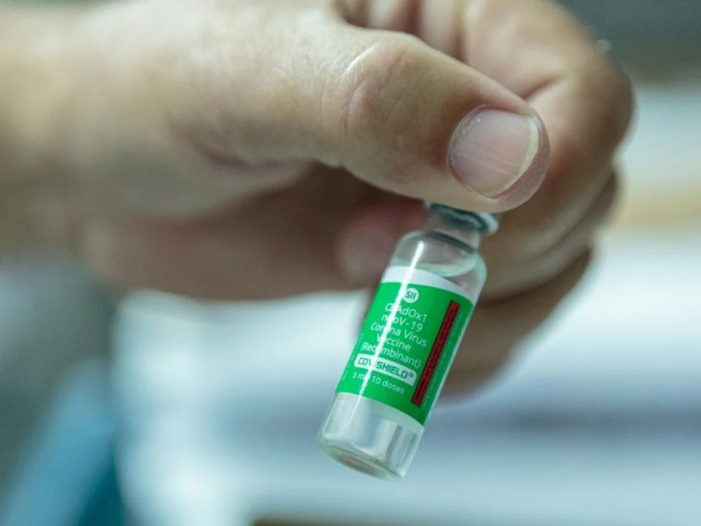 Três pessoas serão testadas para descartar uso de vacina vencida