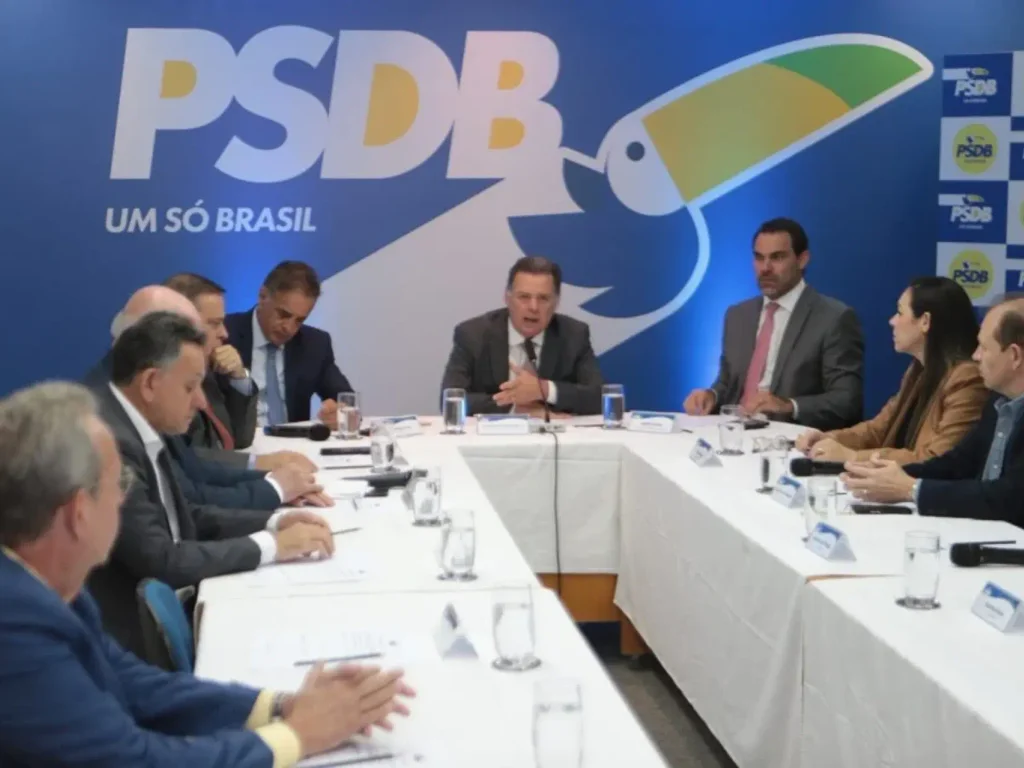 Tucanos pedem plebiscito sobre fusão do PSDB com Podemos