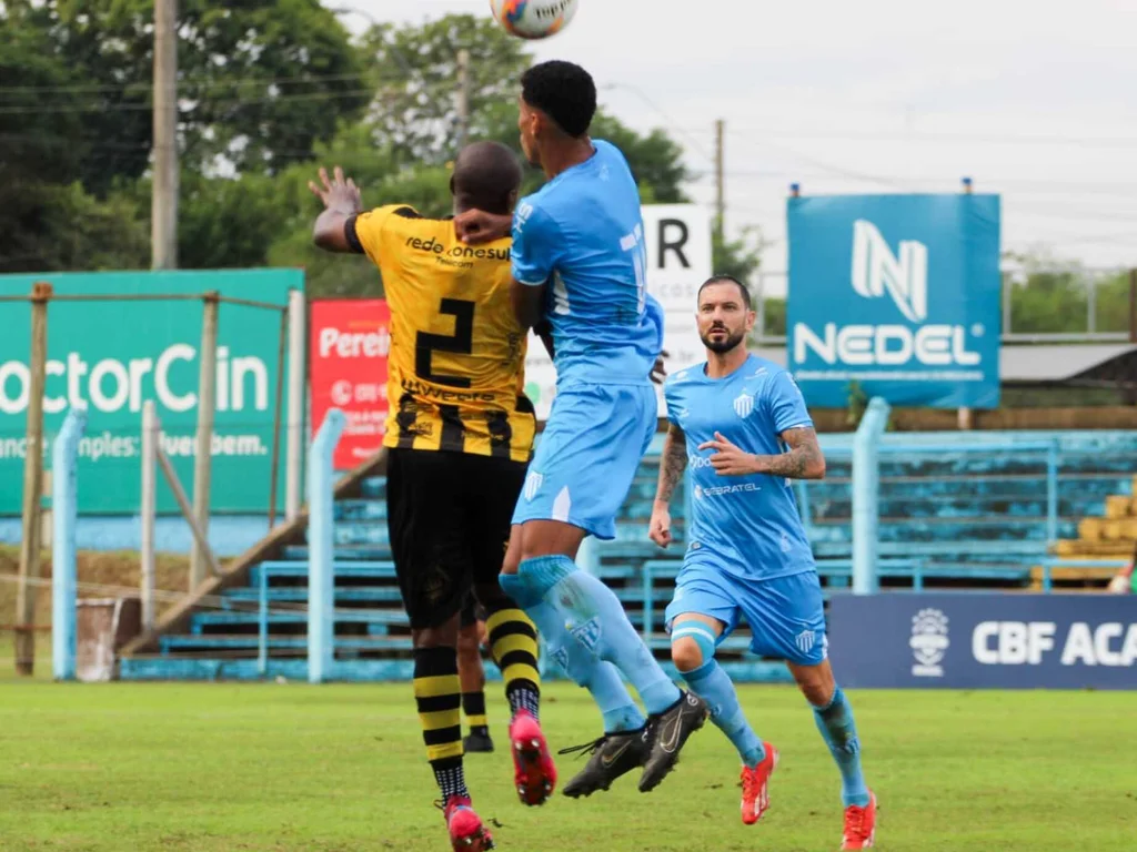 Bagé estreia com derrota na Segundona