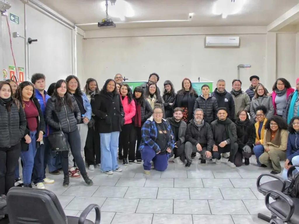 Pré-Vestibular Esperançar! abre inscrições para turma de 2025