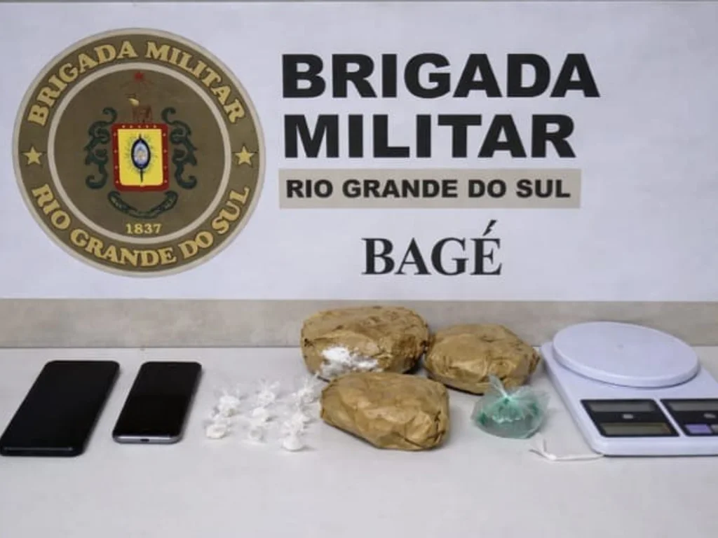 Suspeito tenta fugir, mas é preso por tráfico