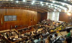 Câmara aprova política que estimula permanência de jovens no campo