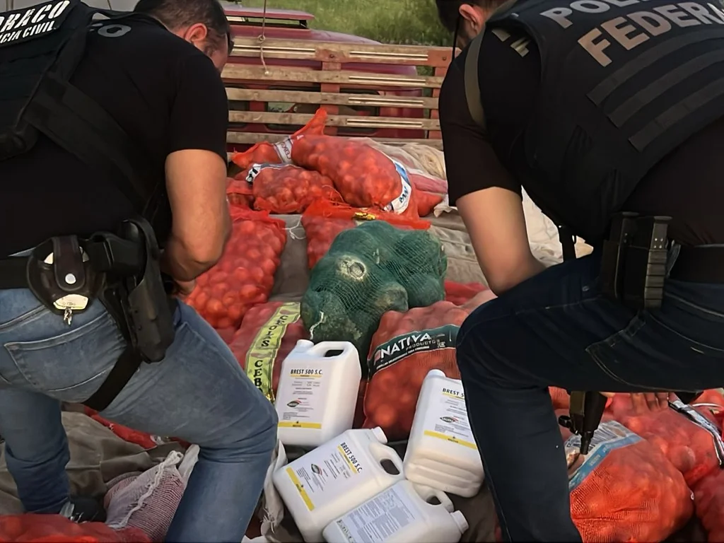 Quatro são presos com mais de uma tonelada de defensivos