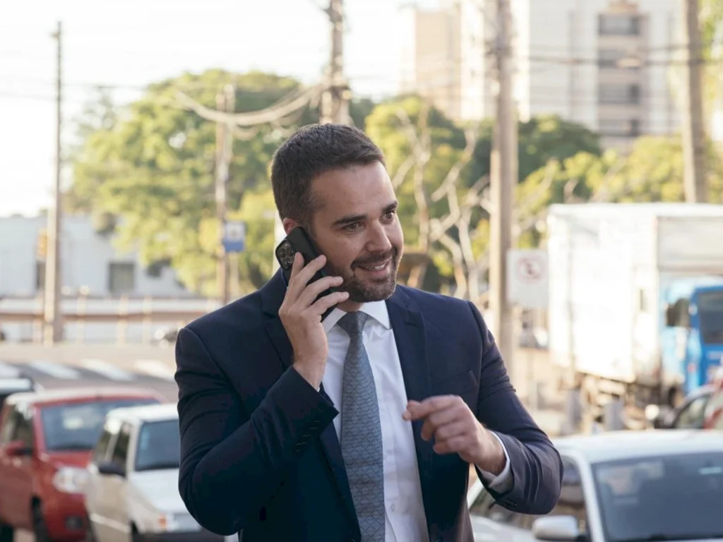 Eduardo Leite abre mão de pensão