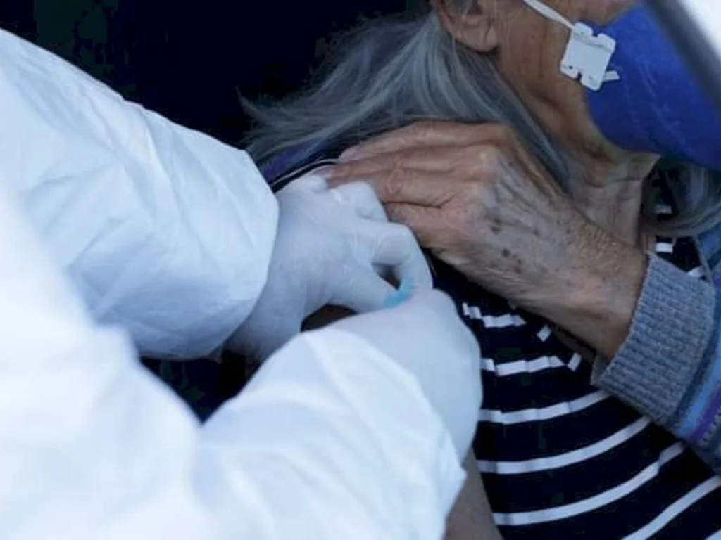 Distribuição da quarta dose começa neste sábado