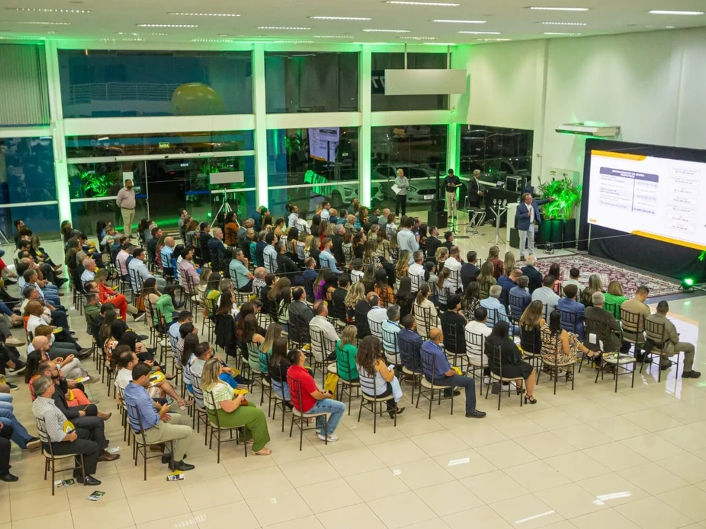 Aciba empossa nova diretoria e prefeito destaca desafios e perspectivas