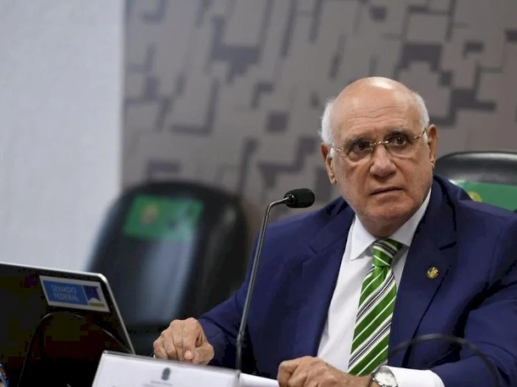 Senador garante recurso para escola cívico militar